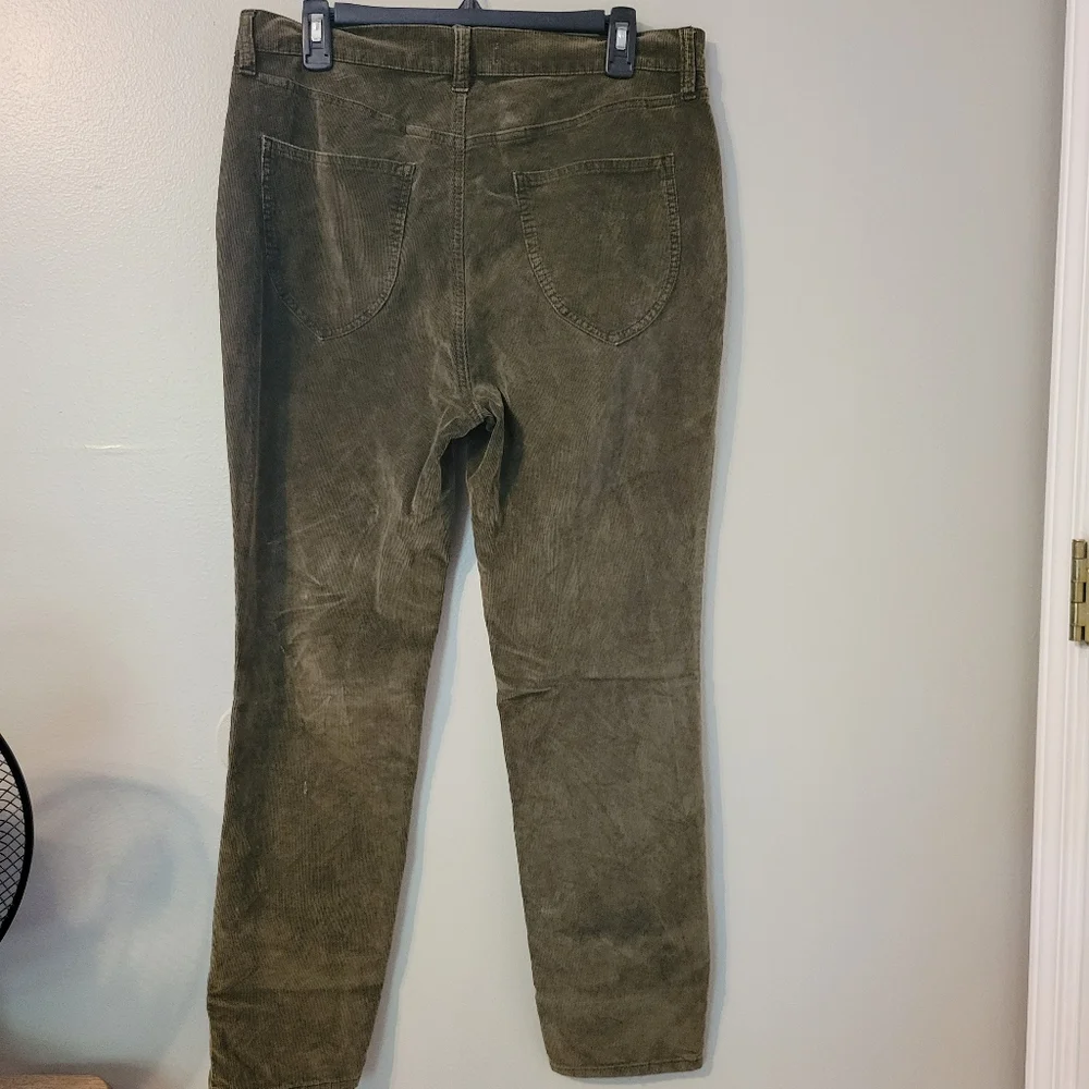 We The Free Olive Green Corduroy Skinny Bohemian Jeans/Pants. Size 31 - Picture 3 of 8